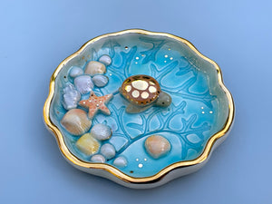 Green Sea turtle jewelry dish, ceramic dish with Caribbean blues and gold accents - Vuvu Ceramics