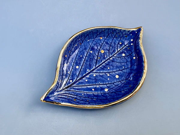 Small Cobalt Blue Hydrangea Leaf, Ceramic Dish with Gold Accents - Vuvu Ceramics