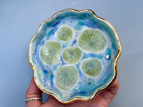 Lily pad pond (nasturtium leaves), ceramic dish with gold accents. - Vuvu Ceramics