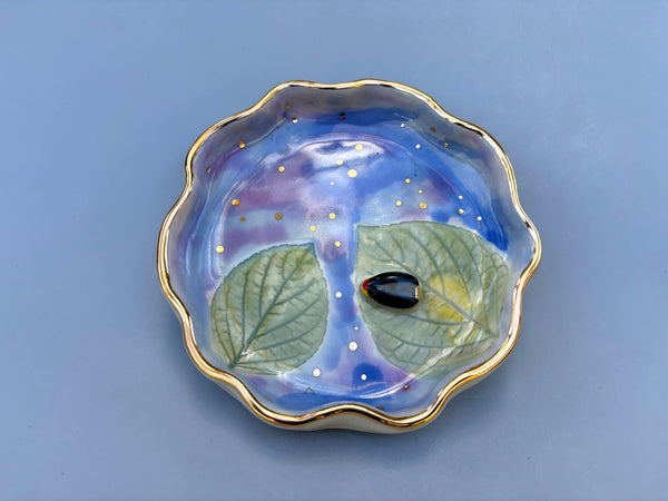 Firefly (Lightning Bug) Jewelry Holder with Hydrangea Leaf, Ceramic Dish with Gold Accents - Vuvu Ceramics