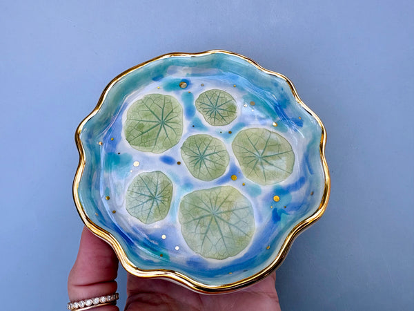 Lily pad pond (nasturtium leaves), ceramic dish with gold accents. - Vuvu Ceramics