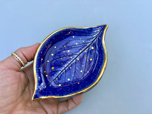 Small Cobalt Blue Hydrangea Leaf, Ceramic Dish with Gold Accents - Vuvu Ceramics