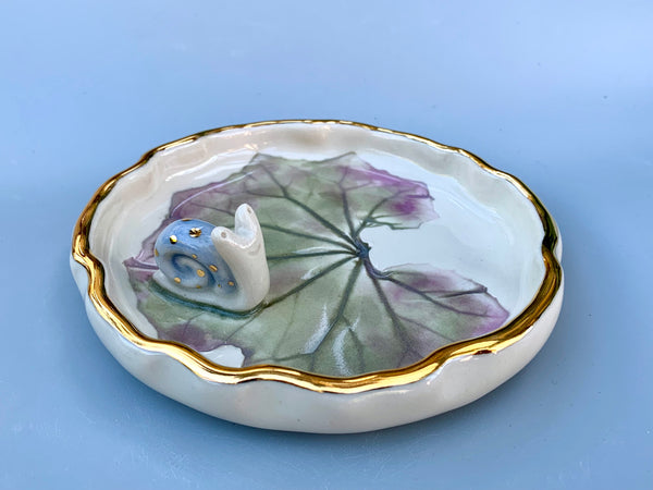 Snail Jewelry Dish with Large Leaf, Ceramic dish with gold accents - Vuvu Ceramics