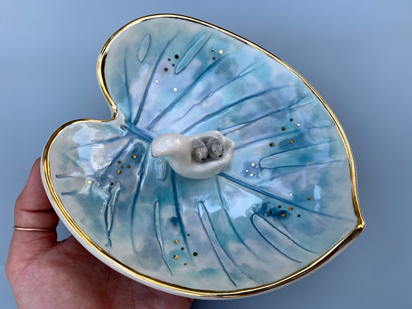 Swan Mama and Babies, Ceramic Leaf Dish with Swan and Cygnets on Sparkling Pond