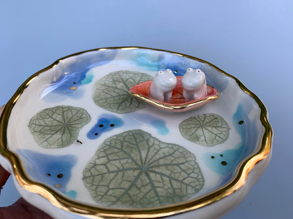 Frogs in Love, Ceramic Jewelry Dish with Gold Accent - Vuvu Ceramics