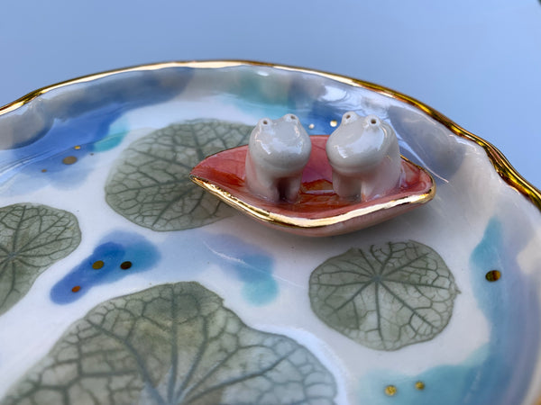 Frogs in Love, Ceramic Jewelry Dish with Gold Accent - Vuvu Ceramics