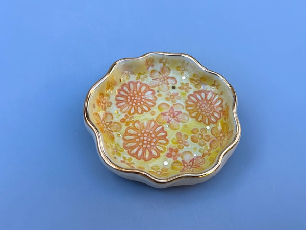 Mini Sunrise Bouquet Jewelry Holder, Ceramic Dish with Gold Accents - Vuvu Ceramics