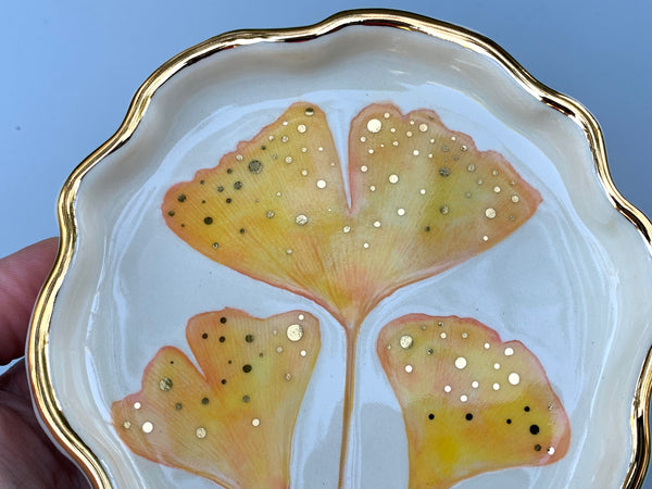 Golden Ginkgo Leaf Ring Dish with Gold Accent