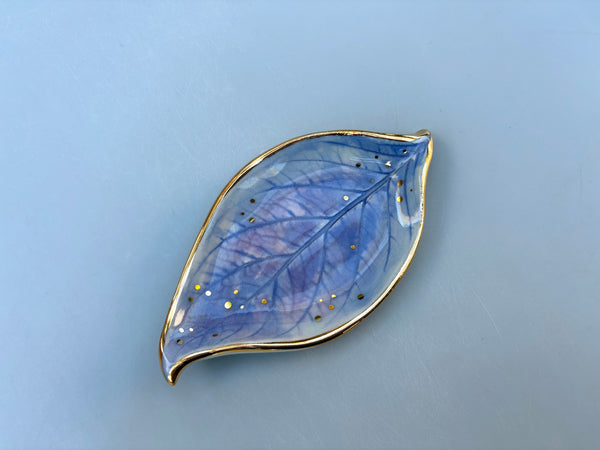 Small Hydrangea Leaf Ring Dish, Ceramic with Gold Accent - Vuvu Ceramics