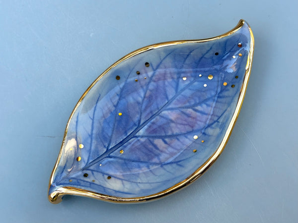 Small Hydrangea Leaf Ring Dish, Ceramic with Gold Accent - Vuvu Ceramics