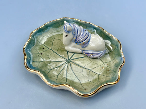 Resting Horse Jewelry Holder, Ceramic Leaf Trinket Dish with Gold Accent - Vuvu Ceramics