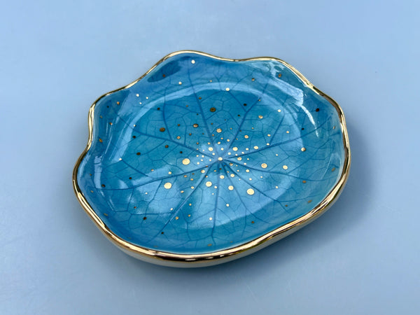 Turquoise Nasturtium Leaf, Ceramic with Gold Accent - Vuvu Ceramics