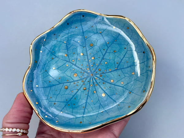 Turquoise Nasturtium Leaf, Ceramic with Gold Accent - Vuvu Ceramics
