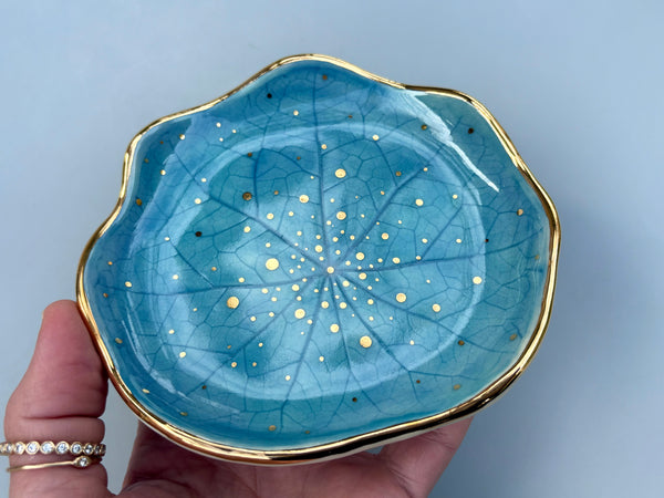 Turquoise Nasturtium Leaf, Ceramic with Gold Accent - Vuvu Ceramics