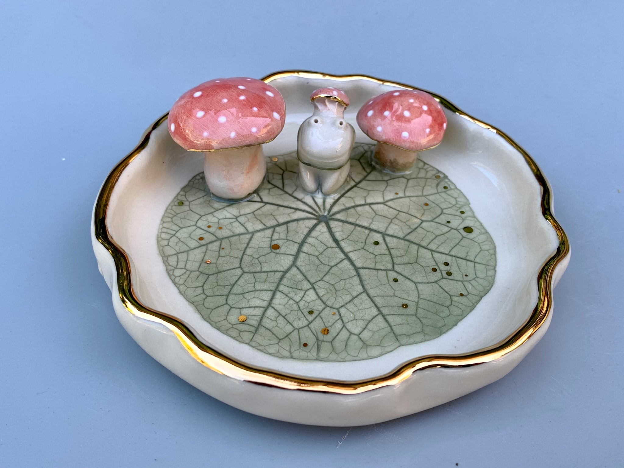 Mushroom Delicacies and Dinnerware: How Ceramic and Stoneware