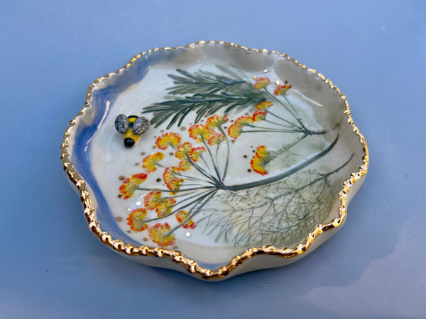 Bumble Bee Jewelry Holder with Fennel Flower, Ceramic Dish with Gold Accents - Vuvu Ceramics