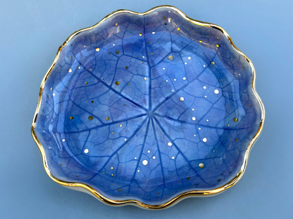 Large Periwinkle Nasturtium Leaf, Ceramic with Gold Accent - Vuvu Ceramics