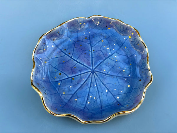 Large Periwinkle Nasturtium Leaf, Ceramic with Gold Accent - Vuvu Ceramics