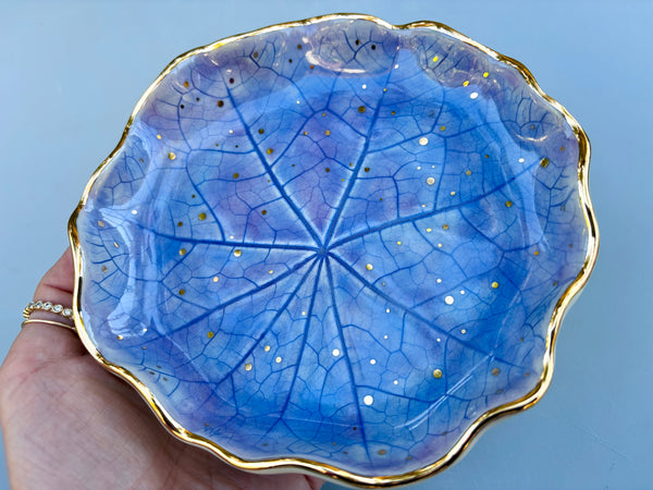 Large Periwinkle Nasturtium Leaf, Ceramic with Gold Accent - Vuvu Ceramics