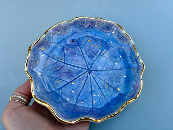 Large Periwinkle Nasturtium Leaf, Ceramic with Gold Accent - Vuvu Ceramics