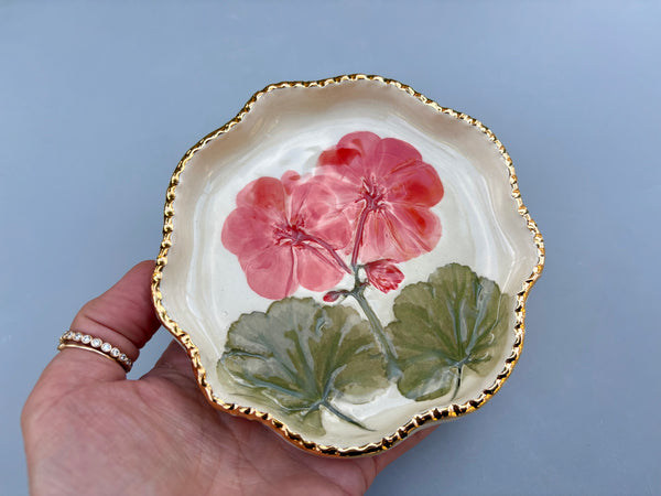 Geranium Jewelry Holder, Ceramic Dish with Gold Accents - Vuvu Ceramics