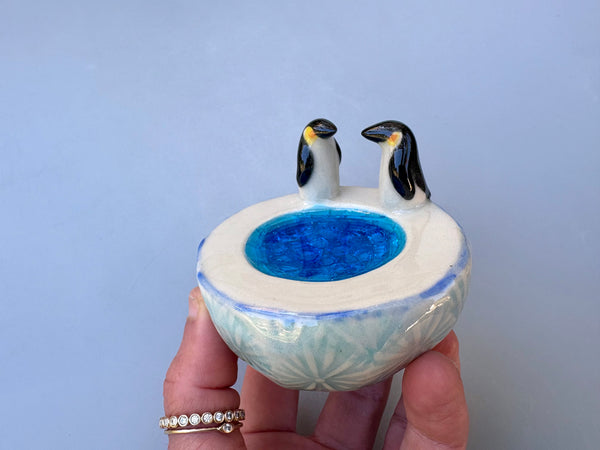 "I will always cross the ice to be with you", Emperor Penguin ring pedestal, ceramic with glass - Vuvu Ceramics
