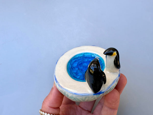 "I will always cross the ice to be with you", Emperor Penguin ring pedestal, ceramic with glass - Vuvu Ceramics