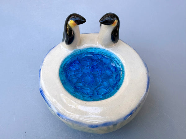 "I will always cross the ice to be with you", Emperor Penguin ring pedestal, ceramic with glass - Vuvu Ceramics