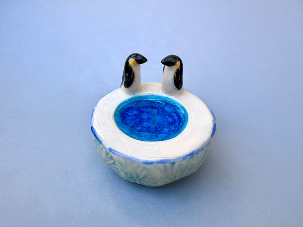 "I will always cross the ice to be with you", Emperor Penguin ring pedestal, ceramic with glass - Vuvu Ceramics