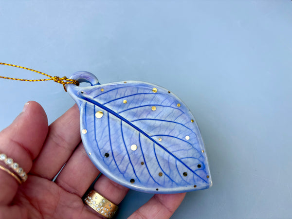 Periwinkle Leaf Ornament, Ceramic Ornament with Real Gold - Vuvu Ceramics