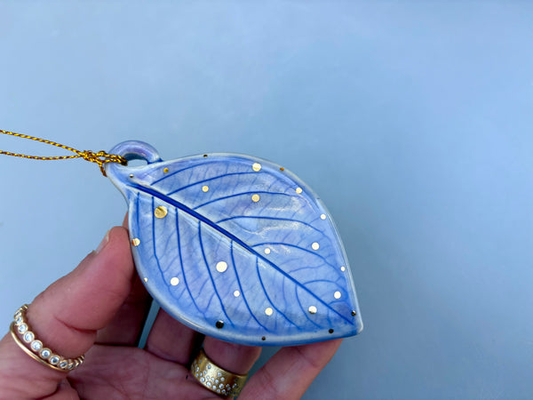 Periwinkle Leaf Ornament, Ceramic Ornament with Real Gold - Vuvu Ceramics