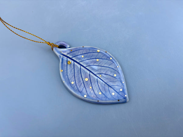 Periwinkle Leaf Ornament, Ceramic Ornament with Real Gold - Vuvu Ceramics